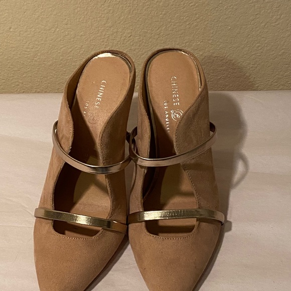Chinese Laundry SHAYLA MULE beige & gold. Size 9, fits like 8.5 - Picture 3 of 7